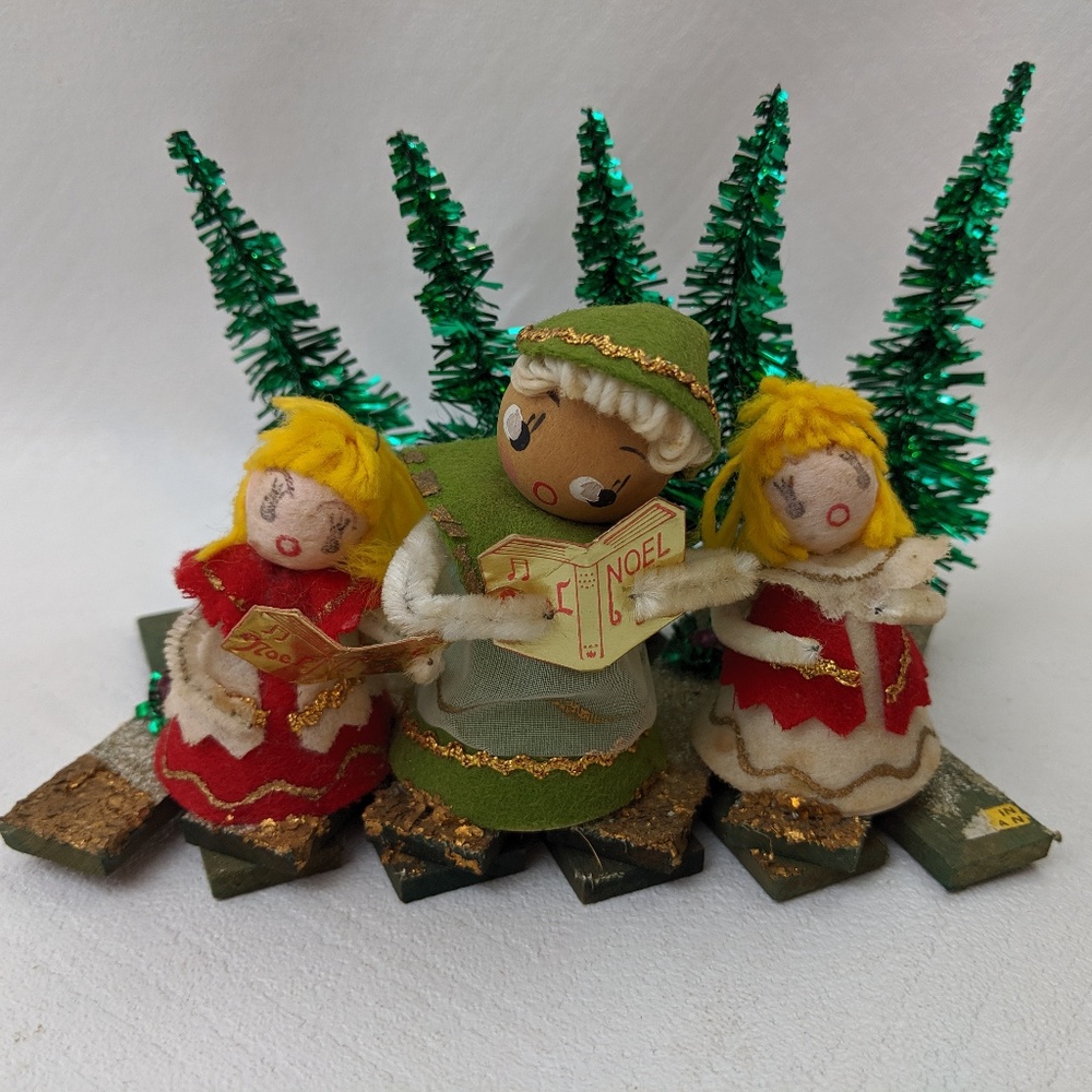 VINTAGE Christmas JAPAN Spun Cotton Carolers Felt